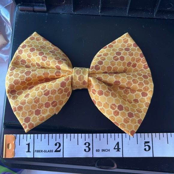 Honey combs hairbow - Picture 2 of 4